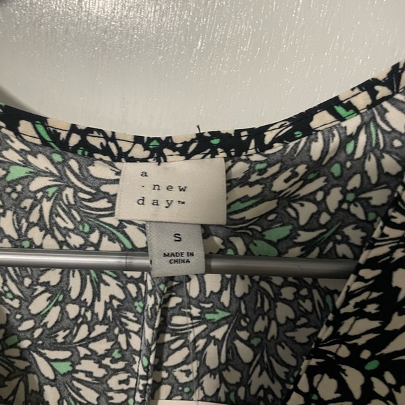 A New Day Women’s High-Low Dress With Dip Hem Size XS - Picture 3 of 4